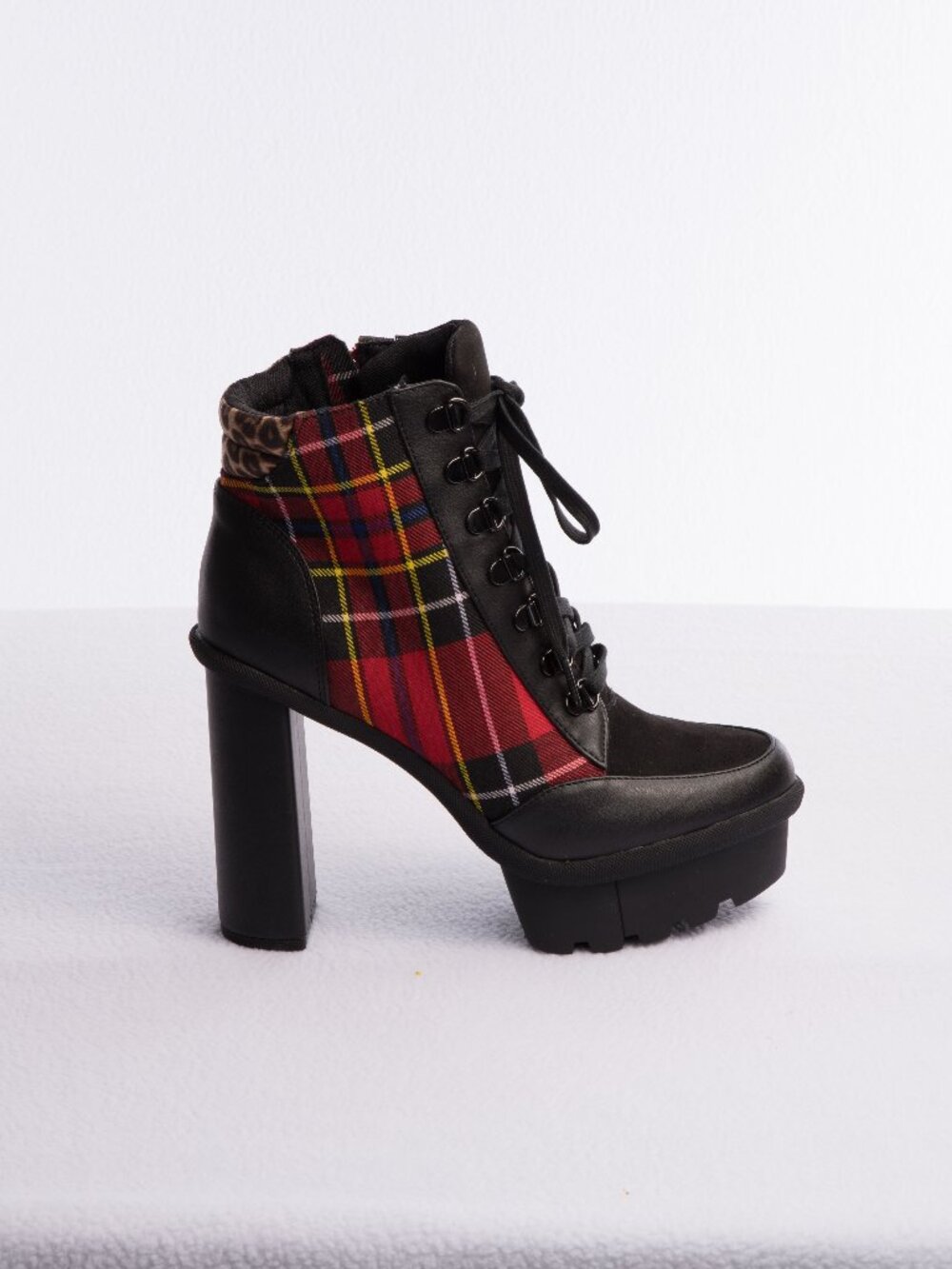 Jessica Simpson Black Plaid Platform Ankle Boots Size US 8